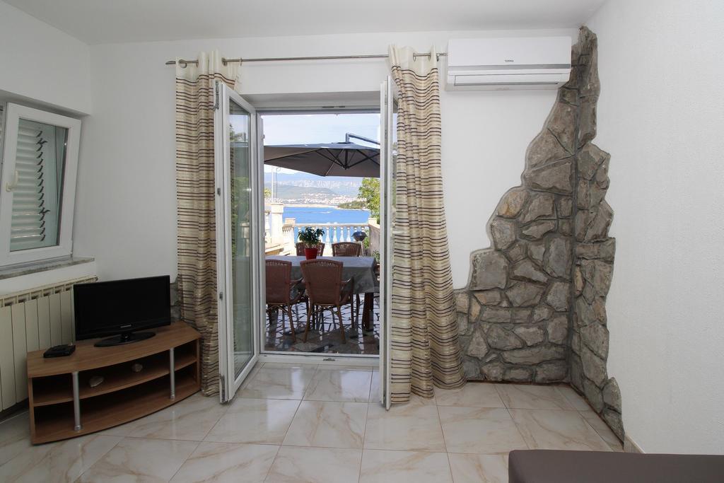 Apartment Drazen Šilo Szoba fotó